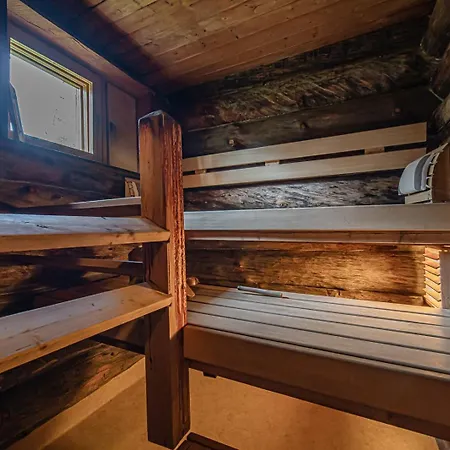 Forest Hideaway By Aavalevi アパート