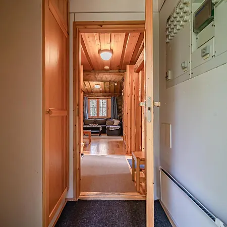 Forest Hideaway By Aavalevi アパート レヴィ