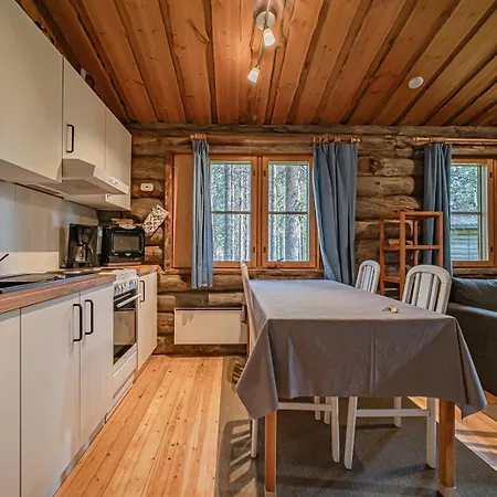 Forest Hideaway By Aavalevi アパート