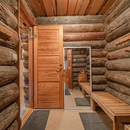 Forest Hideaway By Aavalevi アパート レヴィ